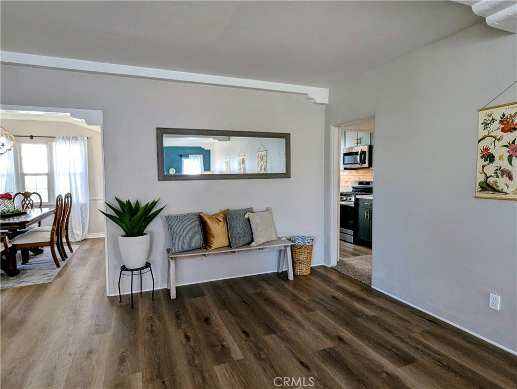 3177 N Stoddard