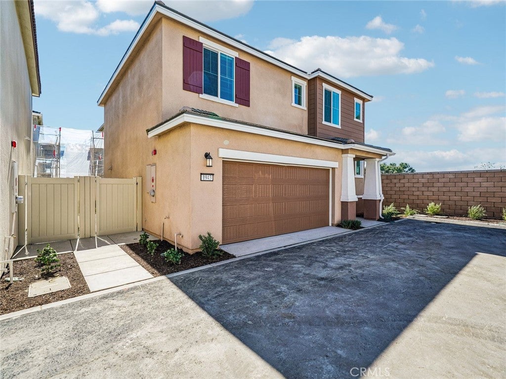 1943 Limetta Lane
