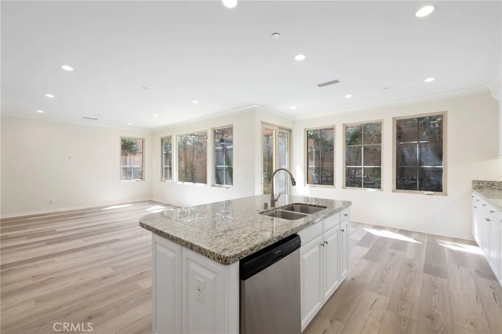 Irvine, California 92618, United States, 3 Bedrooms Bedrooms, ,3 BathroomsBathrooms,Residential,Active,200914