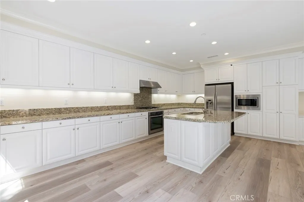 Irvine, California 92618, United States, 3 Bedrooms Bedrooms, ,3 BathroomsBathrooms,Residential,Active,200914