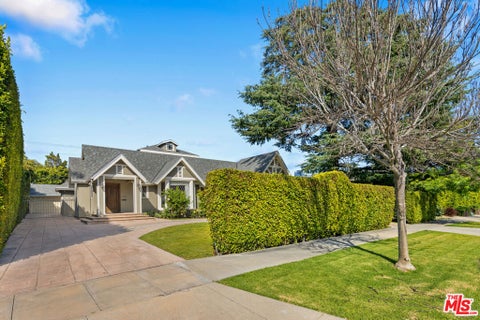 Photo of 512 N Linden Drive, Beverly Hills, CA 90210 (MLS # 26860043)