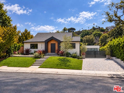 Photo of 5110 Orange Place, Los Angeles, CA 90008 (MLS # 26104043)
