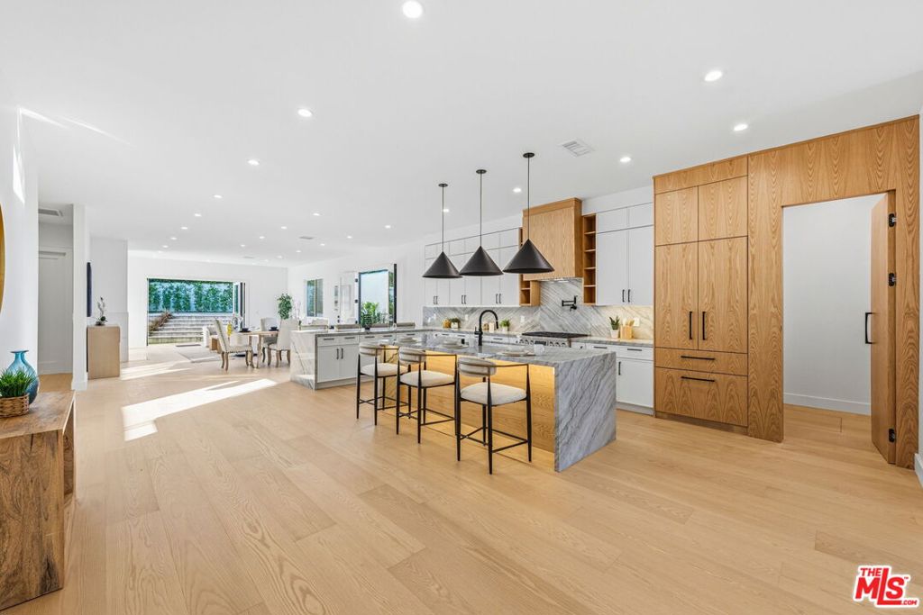 5110 Orange Place