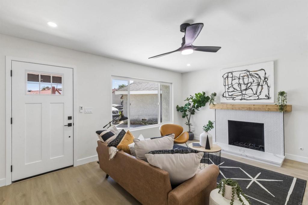 2415 Bali Cove