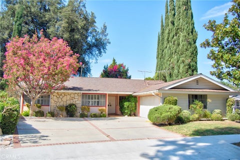 Photo of 23323 Ostronic PL, Los Angeles, CA 91367 (MLS # SR26184397)