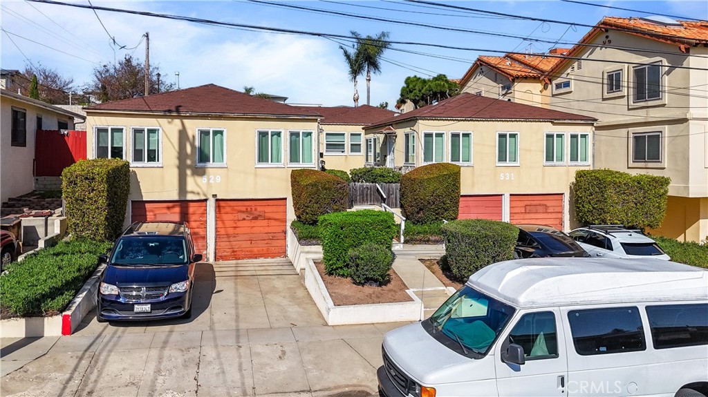 529 E Walnut