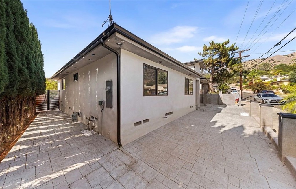 8369 Vine Valley