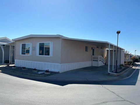 Photo of 1506 Oak Drive #22, Vista, CA 92084 (MLS # NDP2602374)
