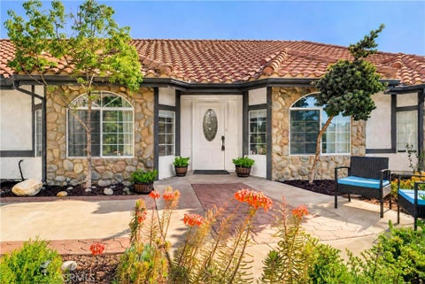 Photo of 2043 Vista Valle Verde Drive, Fallbrook, CA 92028 (MLS # OC26227836)