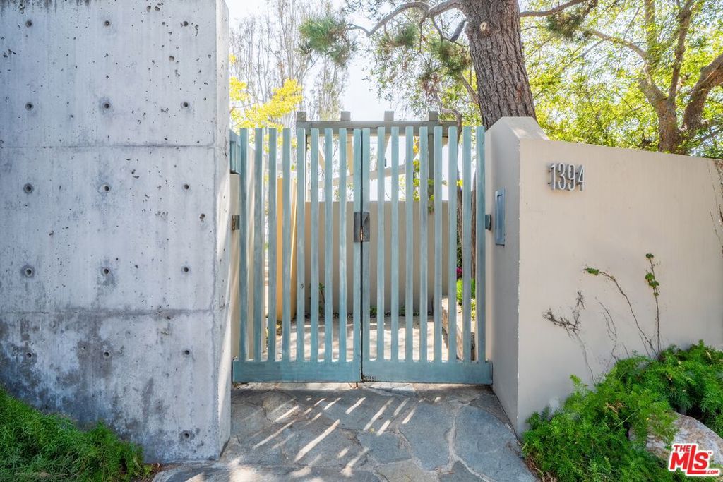 Photo of 1394 Miller Drive, Los Angeles, CA 90069 (MLS # 25563647)
