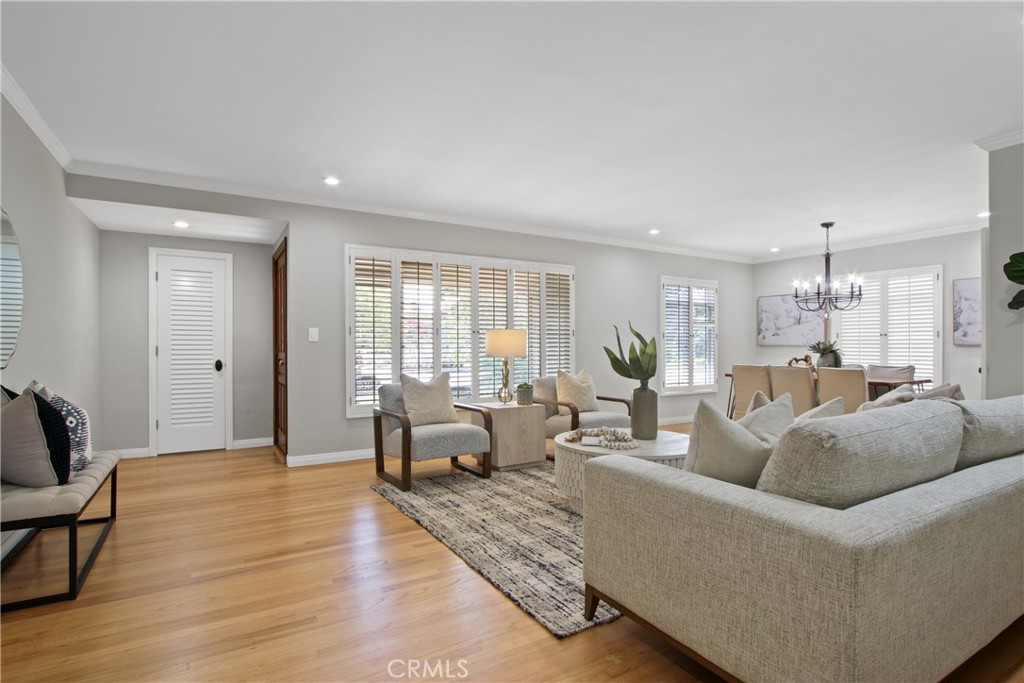 3853 Cedar Ave