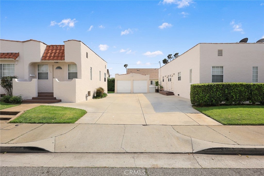 2306 W Alhambra Road