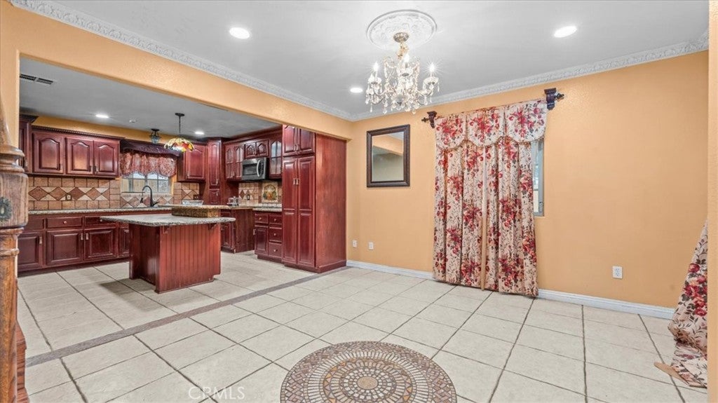 2740 Fairmount