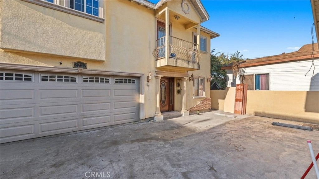 2740 Fairmount