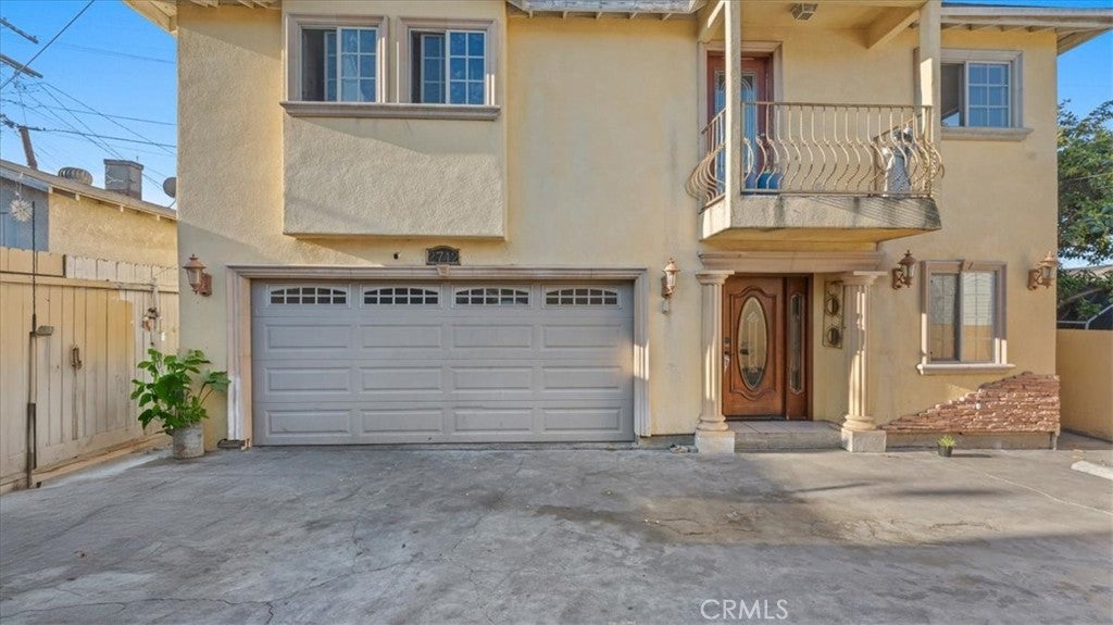 2740 Fairmount