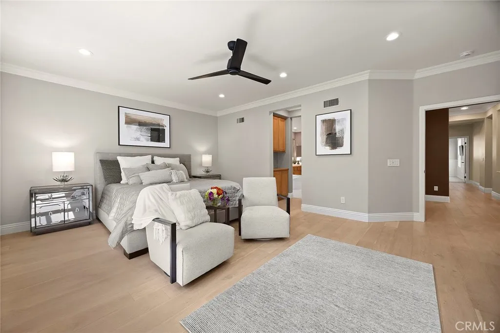 Anaheim Hills, California 92808, United States, 5 Bedrooms Bedrooms, ,4 BathroomsBathrooms,Residential,Pending,206419