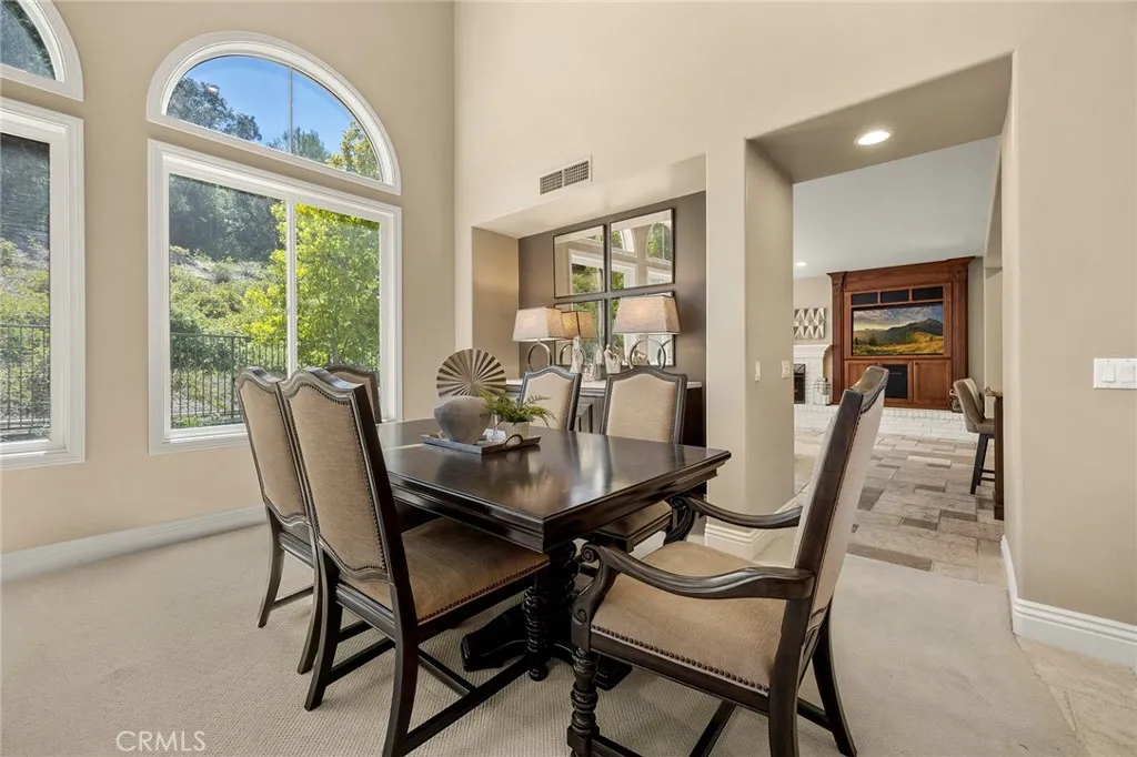 Anaheim Hills, California 92808, United States, 5 Bedrooms Bedrooms, ,4 BathroomsBathrooms,Residential,Pending,206419