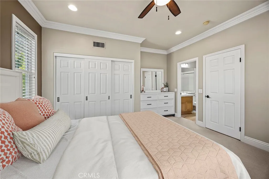 Anaheim Hills, California 92808, United States, 5 Bedrooms Bedrooms, ,4 BathroomsBathrooms,Residential,Pending,206419