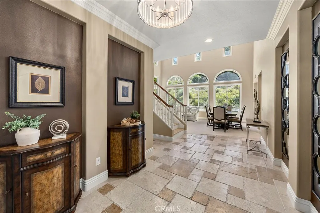 Anaheim Hills, California 92808, United States, 5 Bedrooms Bedrooms, ,4 BathroomsBathrooms,Residential,Pending,206419