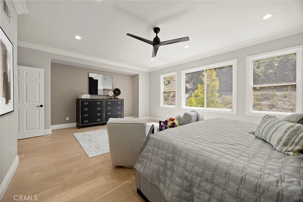 Anaheim Hills, California 92808, United States, 5 Bedrooms Bedrooms, ,4 BathroomsBathrooms,Residential,Pending,206419