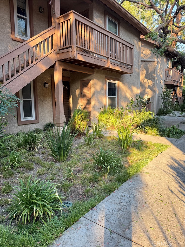 Experience the best of lakeside living in this stunning unit at Canoga Lakes! Recently repainted with a fresh, clean palette, this home offers a tranquil retreat from the city. The spacious living room opens up to a very private patio, perfect for relaxing and enjoying the beautiful lake views.
The remodeled kitchen is equipped with a refrigerator, dishwasher and the convenience of an in-unit new washer and dryer means laundry day is hassle-free.
This unit also includes two assigned parking spaces, providing secure and easy access. As part of the highly desirable gated community of Canoga Lakes, you'll also have access to resort-style amenities, including pools, spas, tennis courts, and a gym.
Located less than two miles from the Topanga Mall, The Village, and Warner Center, you'll have everything you need right at your fingertips. Don't miss this opportunity to make this beautiful lakeside condo your new home!