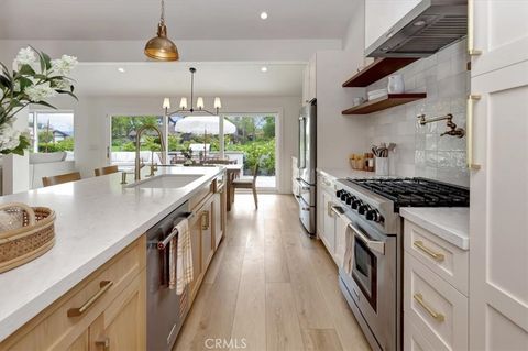 Photo of 503 Vista Grande, Newport Beach, CA 92660 (MLS # NP25247595) Photo of 503 Vista Grande, Newport Beach, CA 92660 (MLS # NP25247595)