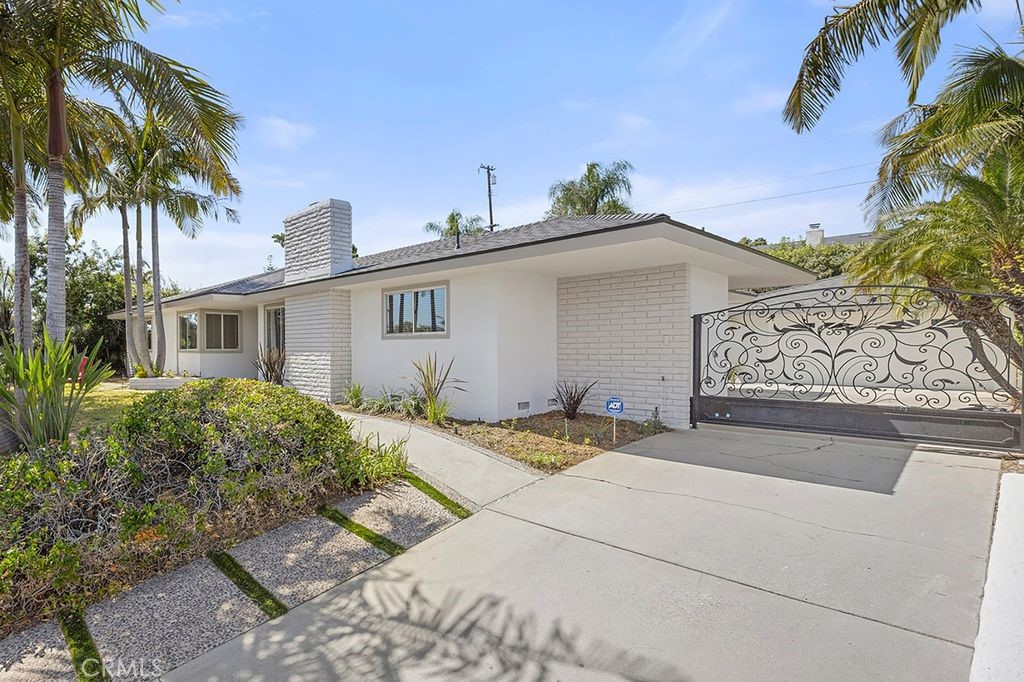 907 Harmony Lane