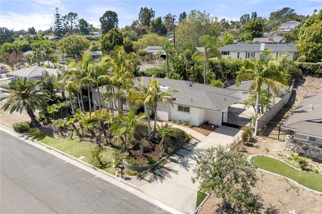 907 Harmony Lane