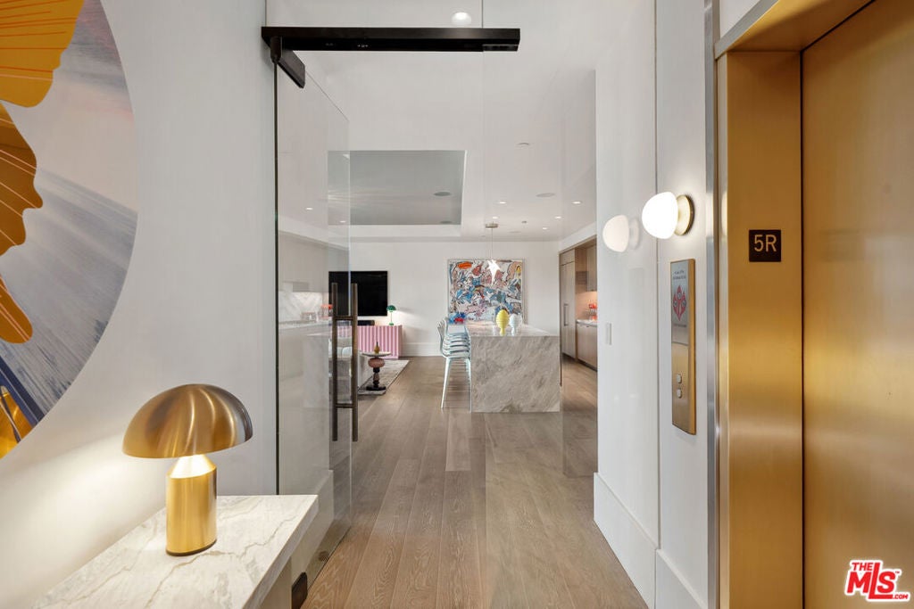 8420 W Sunset Boulevard 504