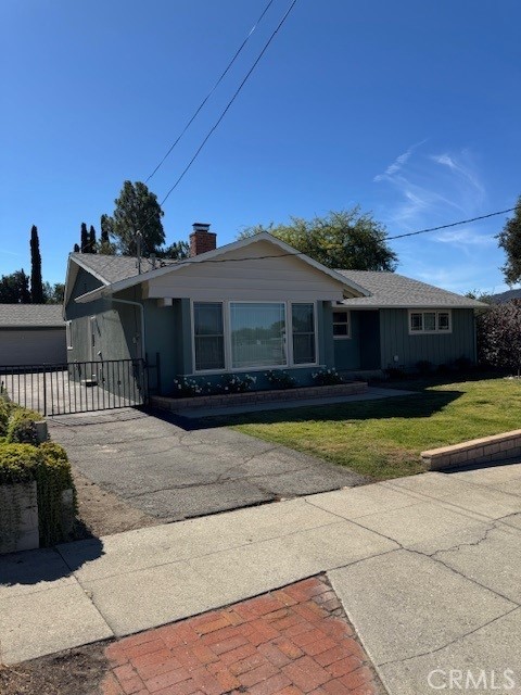 $4500 / Spacious 3 bedroom/ 1, 1/2 Bathrooms W/ Pool (Tujunga)
New updated kitchen with quartz countertops. New paint in/out. New carpet & flooring. New stainless-steel appliances in kitchen. New stacked washer and dryer. Detached garage. Sunroom. Central A/C. Fireplace. Appliance warranty information available.
Newly rehabbed single-family home with 1519 sqft of living space - in this desirable Tujunga area. The kitchen features stainless steel appliances, and ample cabinet space. A cozy fireplace in the family room adds a welcome touch, making the space even more comfortable.
A screened-in sunroom provides a peaceful retreat. It's the perfect space for outdoor dining or relaxing. The backyard also features an in-ground pool.
$6000 Security Deposit with 1 Year Lease. No Smoking. Good Credit and Renter's Insurance Required.
Sorry... No Pets (ESA/Service Animals excepted)