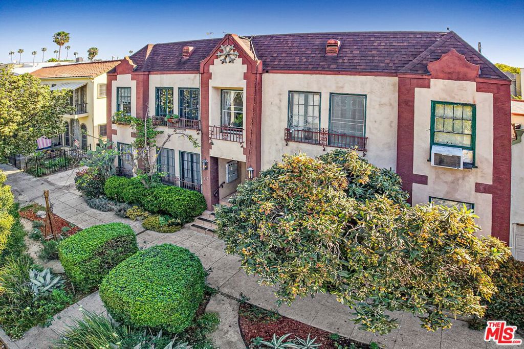 512 N Alexandria Avenue