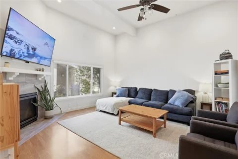 609 Meyer Lane Unit 11, Redondo Beach, CA 90278 - MLS#: SB26103181