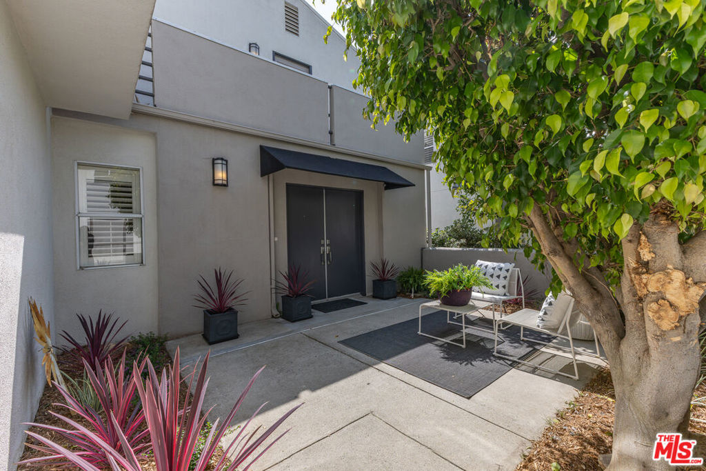 2348 Ewing Street