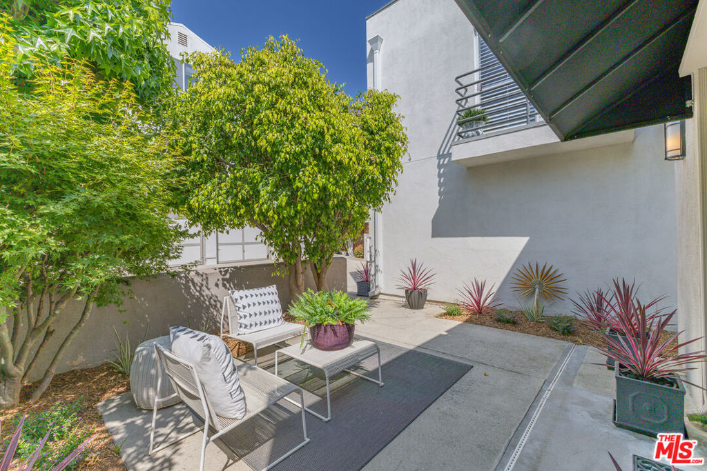 2348 Ewing Street