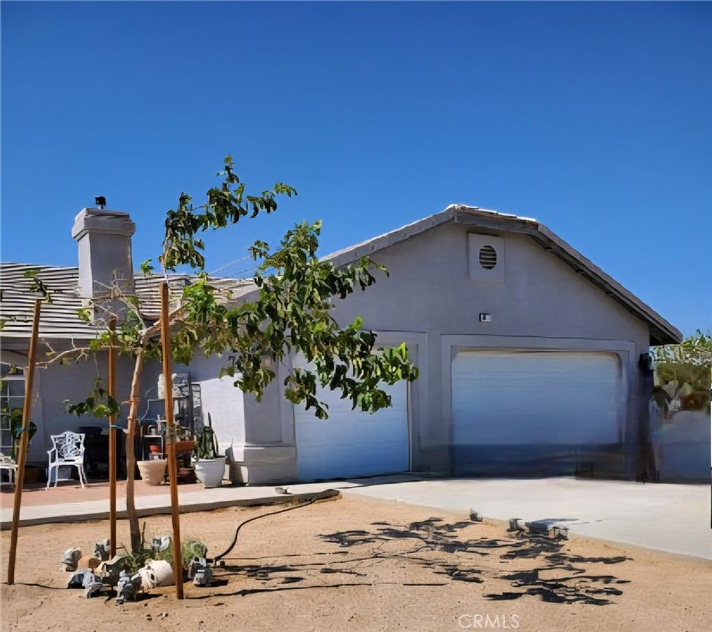 Photo of 5877 Goss Road, Phelan, CA 92371 (MLS # SW25243898)