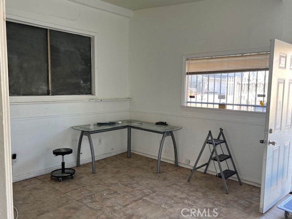 Photo of 1724 W 2nd St, Santa Ana, CA 92703 (MLS # TR25274410)