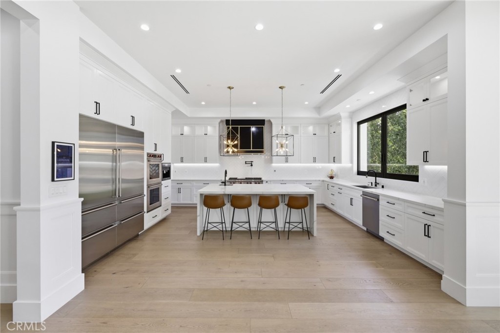 17319 Magnolia Boulevard