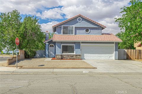 Photo of 1503 E Kildare St, Lancaster, CA 93535 (MLS # SR26083418)