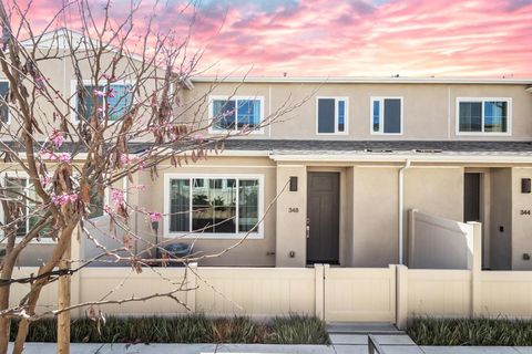 Photo of 348 SWEET PLACE Pl, Fallbrook, CA 92028 (MLS # NDP2601309)