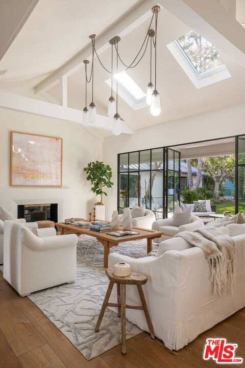 13627 W Sunset Boulevard