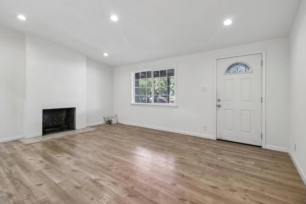 10081 Kenilworth Way