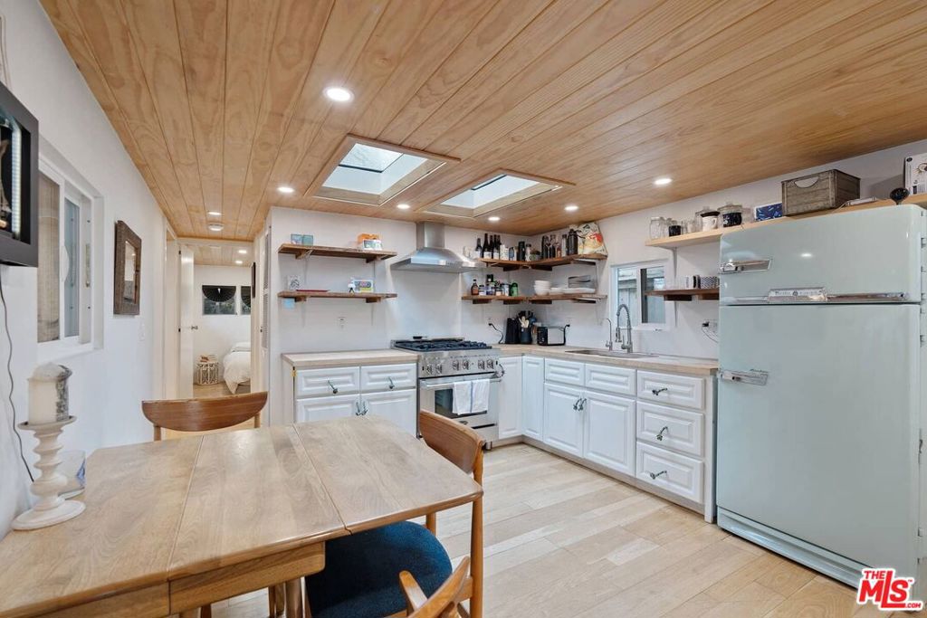 68 Paradise Cove Road