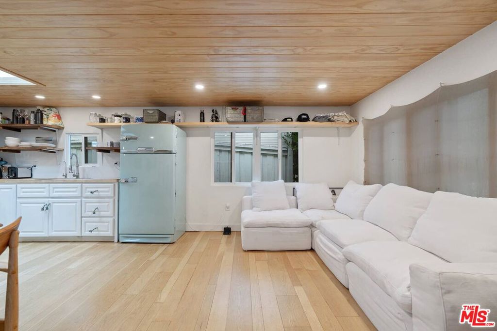 68 Paradise Cove Road