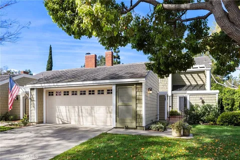 23 Rainbow Falls Fls, Irvine, CA 92603 - MLS#: NP26046557
