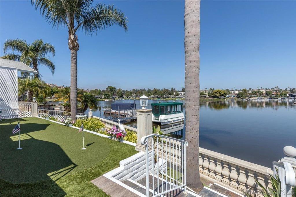 1462 La Loma Dr