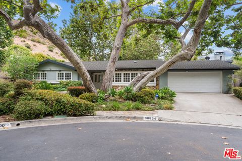 Photo of 30604 Sicomoro Drive, Malibu, CA 90265 (MLS # 25564173) Photo of 30604 Sicomoro Drive, Malibu, CA 90265 (MLS # 25564173)