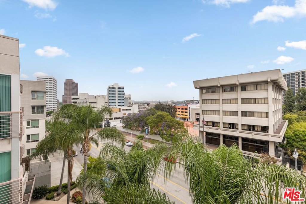 267 S San Pedro Street