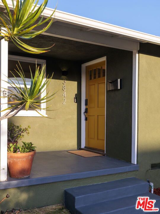 Undisclosed Address #26907073, Los Angeles CA 90008