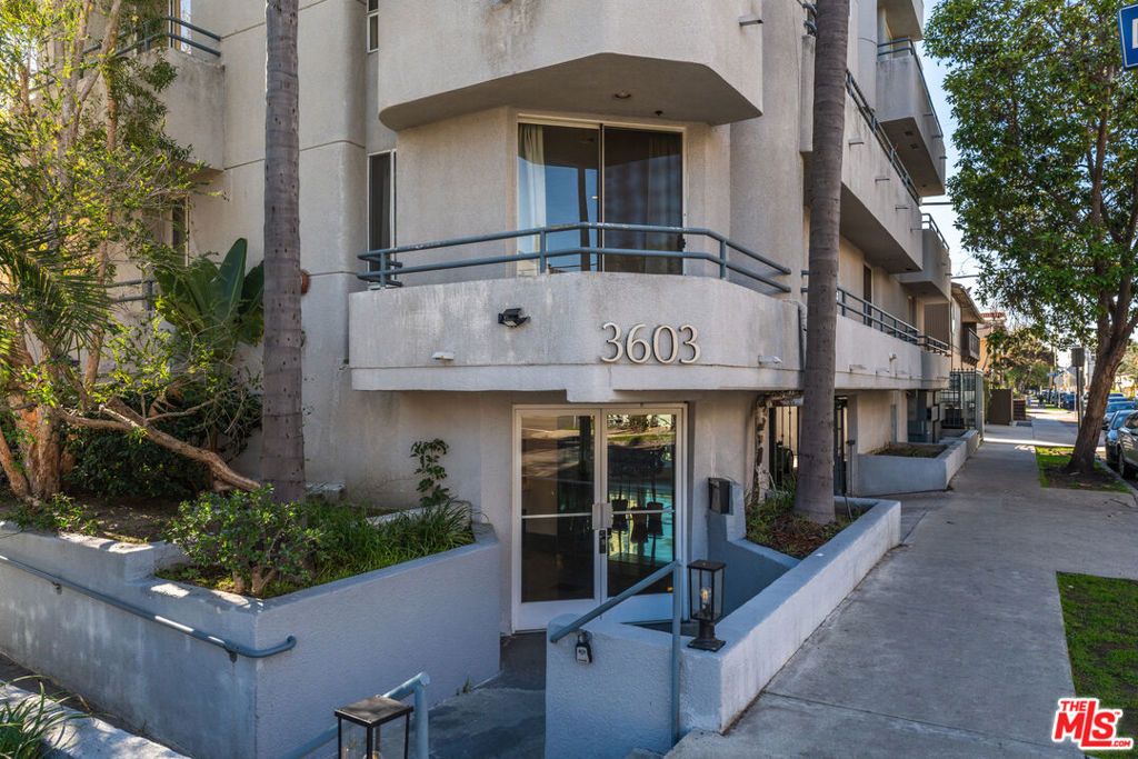 Photo of 3603 Dunn Drive #102, Los Angeles, CA 90034 (MLS # 26641295)