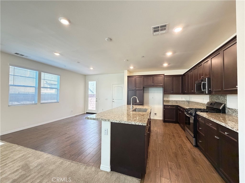3237 East Mount Rainier Dr